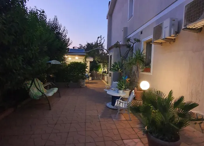 Da Nuccia Couette-café